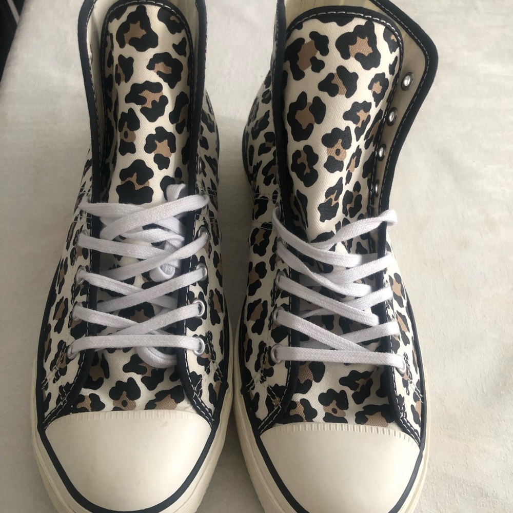 Size 8  W/o’s 9.5 - Converse Chuck 70 High Lucky Star Leopard 2019